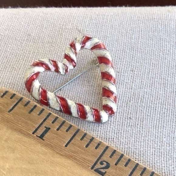 Vintage Holiday Heart Brooch - Picture 1 of 3